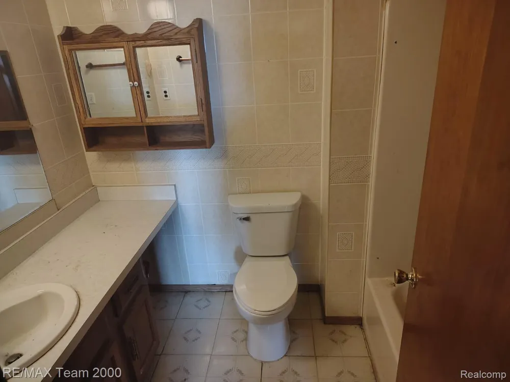 30501 W Jefferson Avenue Gibraltar City, MI 48173