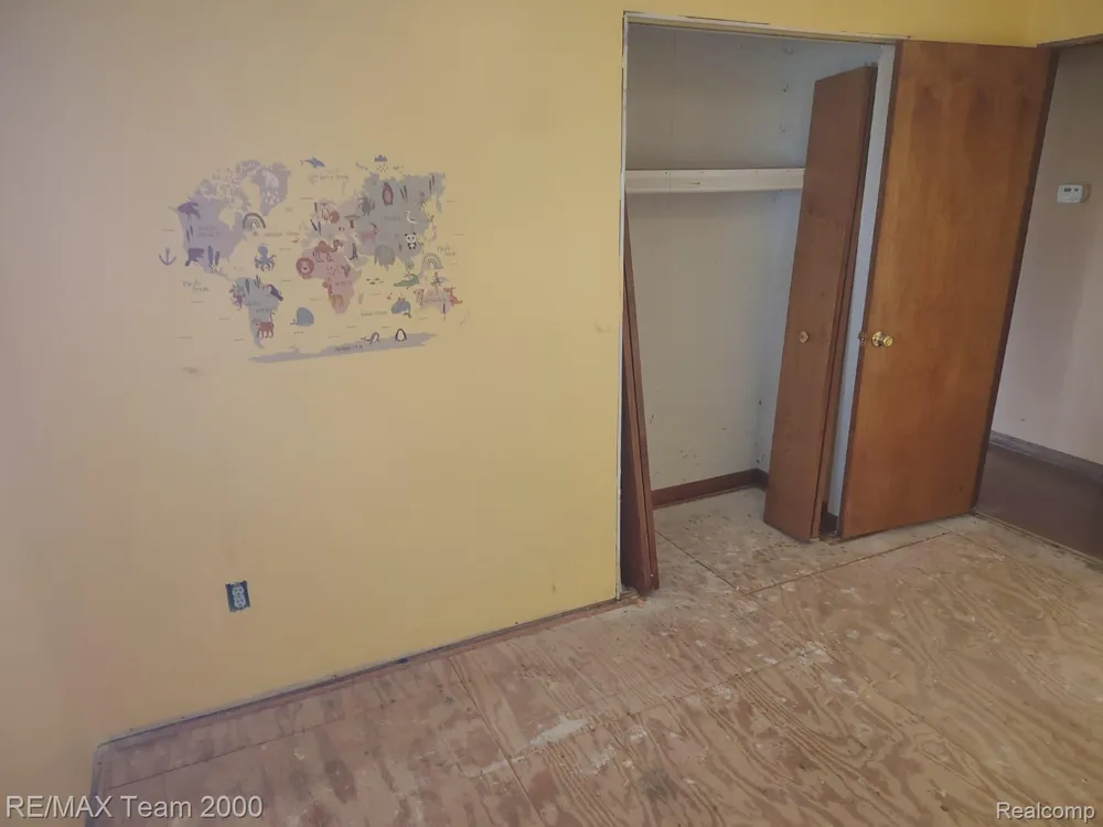 30501 W Jefferson Avenue Gibraltar City, MI 48173
