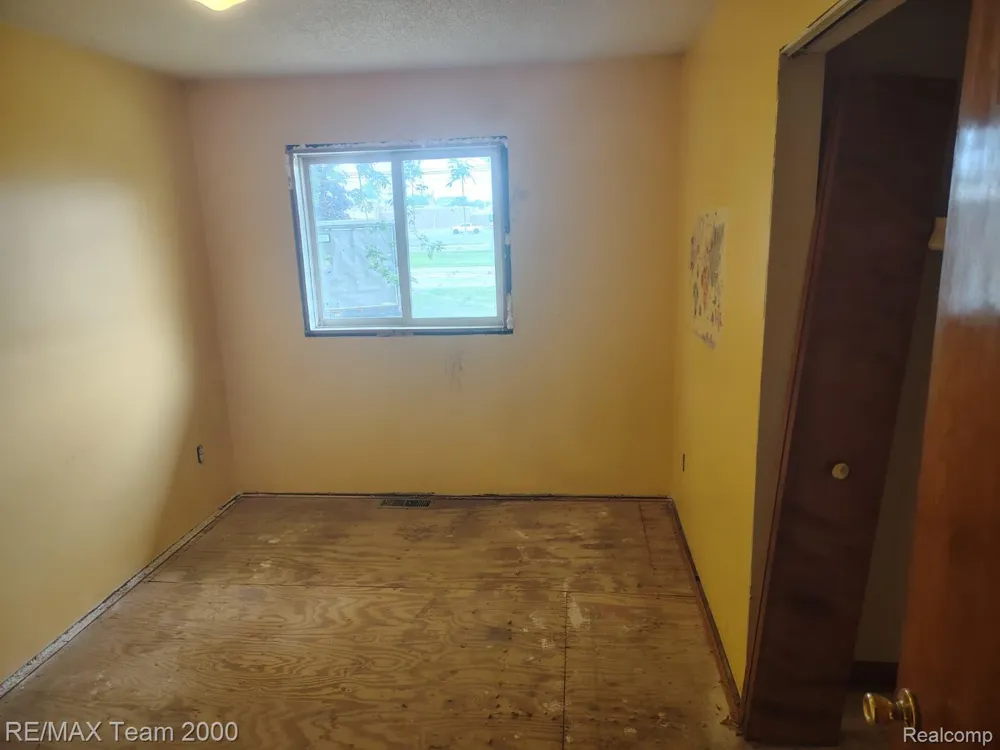 30501 W Jefferson Avenue Gibraltar City, MI 48173