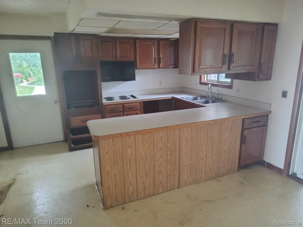 30501 W Jefferson Avenue Gibraltar City, MI 48173