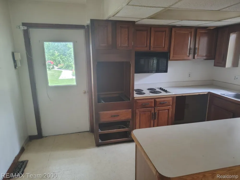 30501 W Jefferson Avenue Gibraltar City, MI 48173