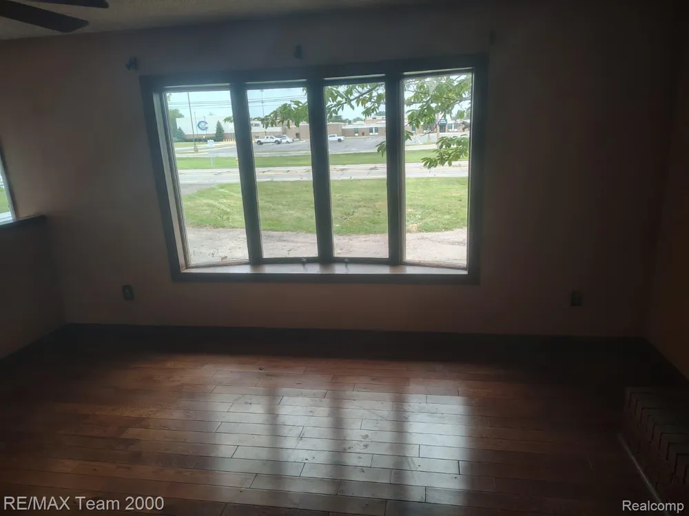 30501 W Jefferson Avenue Gibraltar City, MI 48173