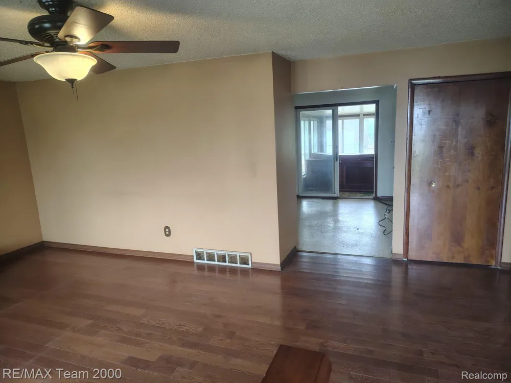30501 W Jefferson Avenue Gibraltar City, MI 48173