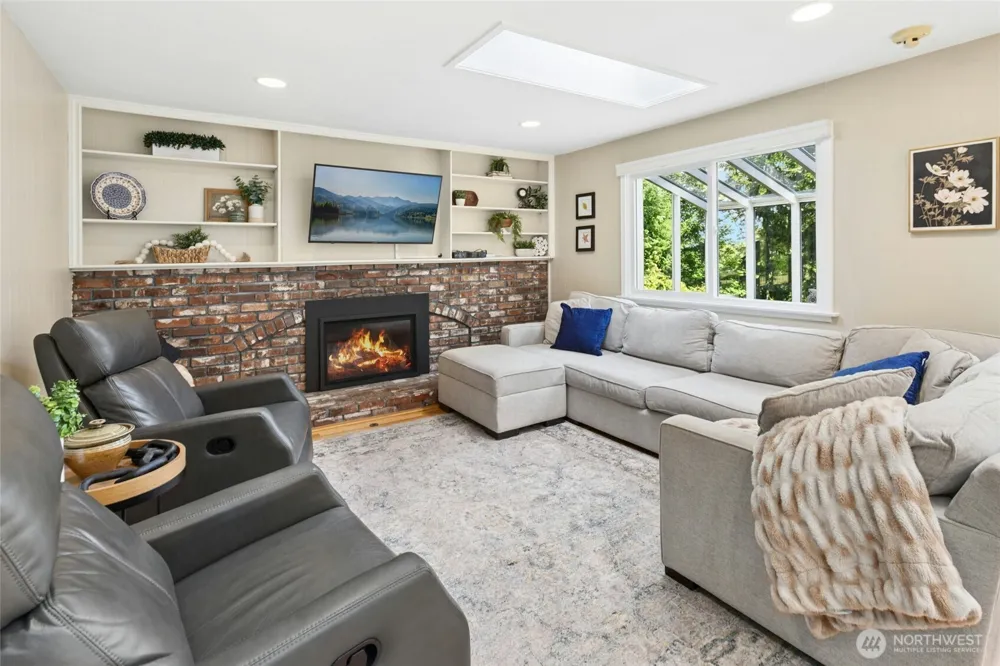 12406 SE 47th Street Bellevue, WA 98006