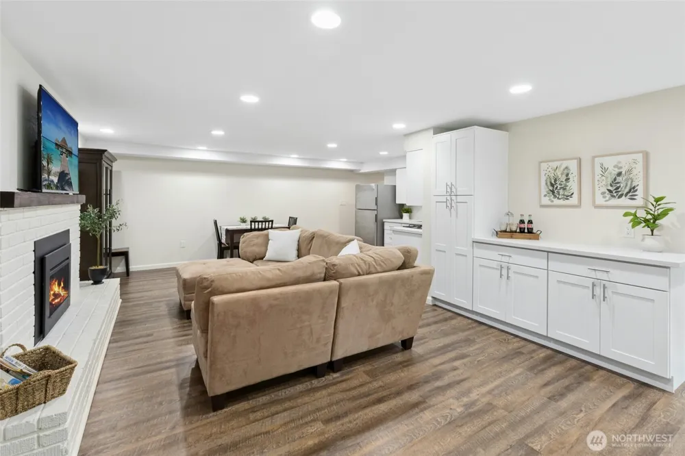 12406 SE 47th Street Bellevue, WA 98006