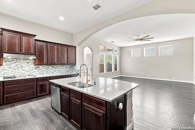 5676 HIGH FOREST DR New Braunfels, TX 78132