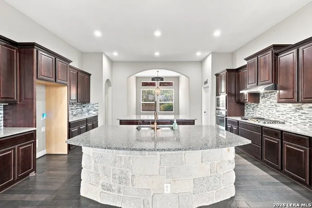 5676 HIGH FOREST DR New Braunfels, TX 78132