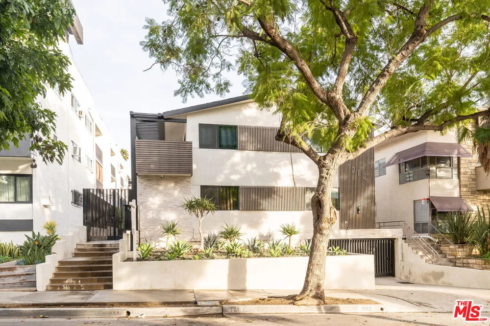 1262 Sweetzer Avenue West Hollywood, CA 90069