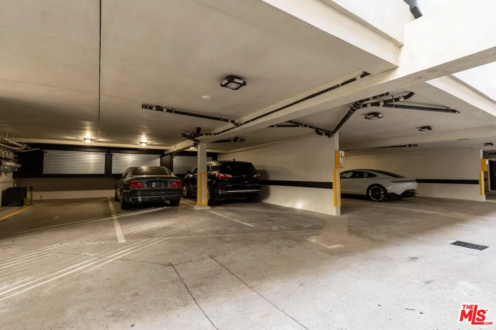 1262 Sweetzer Avenue West Hollywood, CA 90069