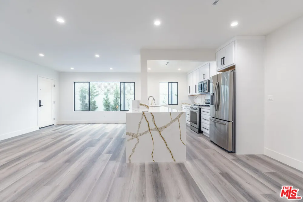 1262 Sweetzer Avenue West Hollywood, CA 90069