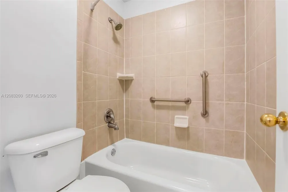 6570 Royal Palm Blvd #302J Margate, FL 33063