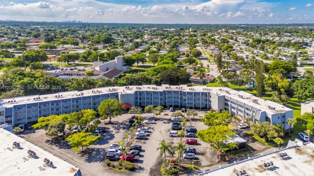 6570 Royal Palm Blvd #302J Margate, FL 33063