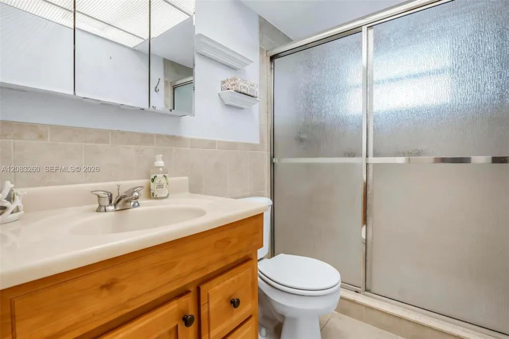 6570 Royal Palm Blvd #302J Margate, FL 33063