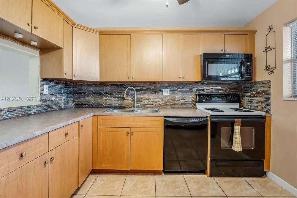 6570 Royal Palm Blvd #302J Margate, FL 33063