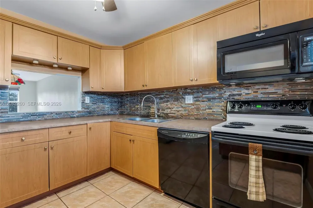 6570 Royal Palm Blvd #302J Margate, FL 33063