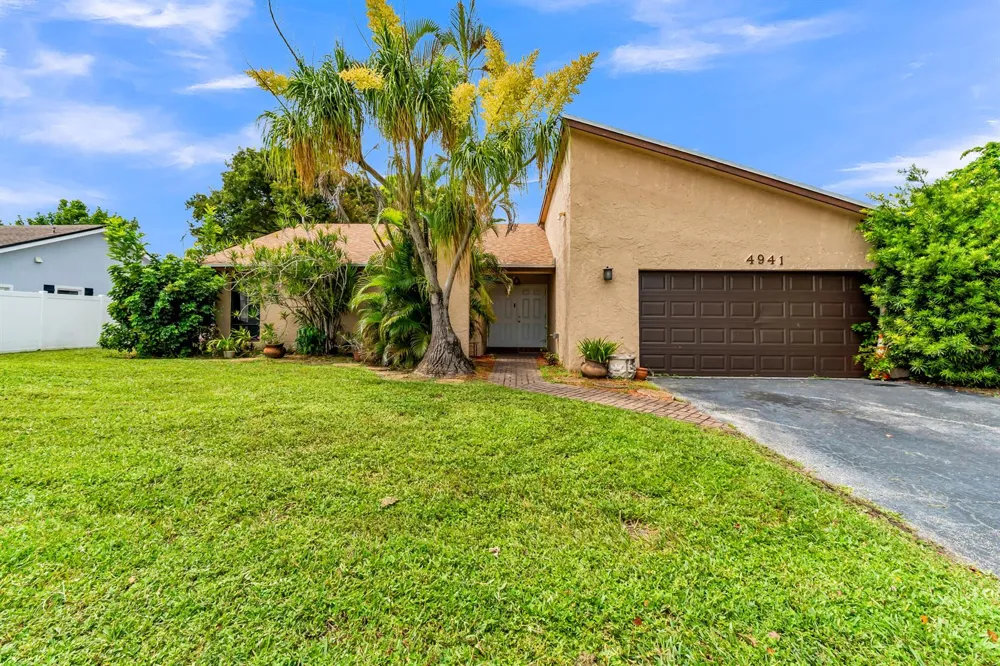 4941 NW 83rd Avenue Lauderhill, FL 33351