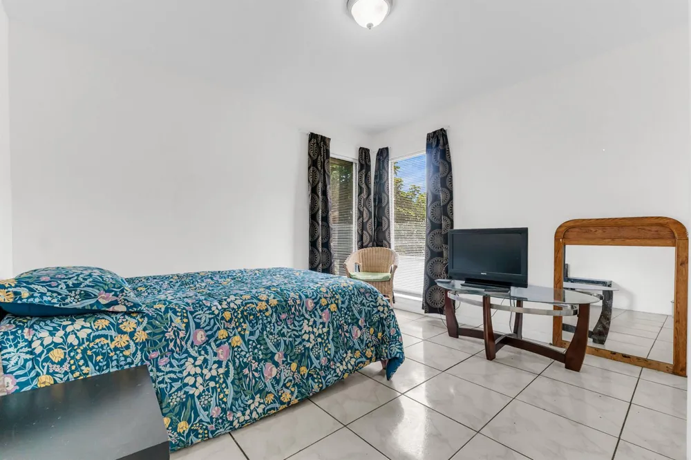 4941 NW 83rd Avenue Lauderhill, FL 33351