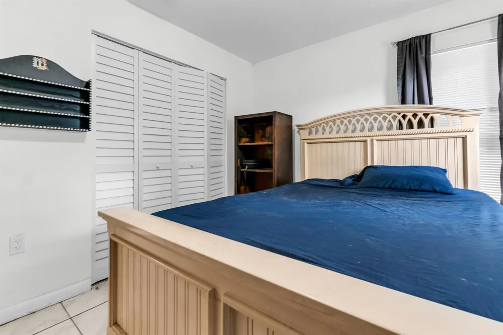 4941 NW 83rd Avenue Lauderhill, FL 33351