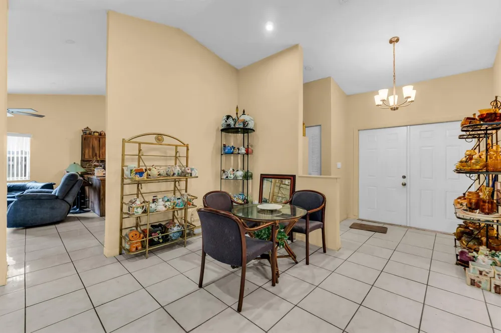 4941 NW 83rd Avenue Lauderhill, FL 33351