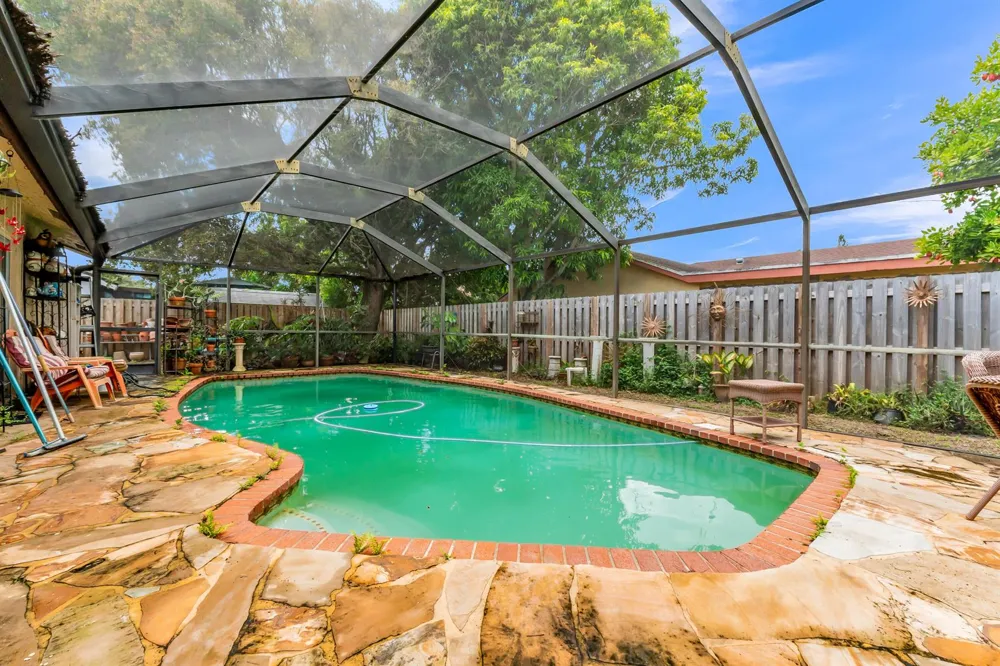 4941 NW 83rd Avenue Lauderhill, FL 33351