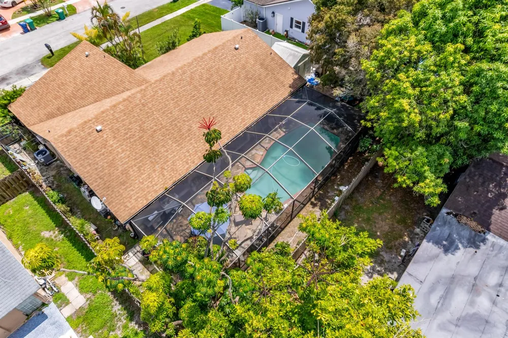4941 NW 83rd Avenue Lauderhill, FL 33351