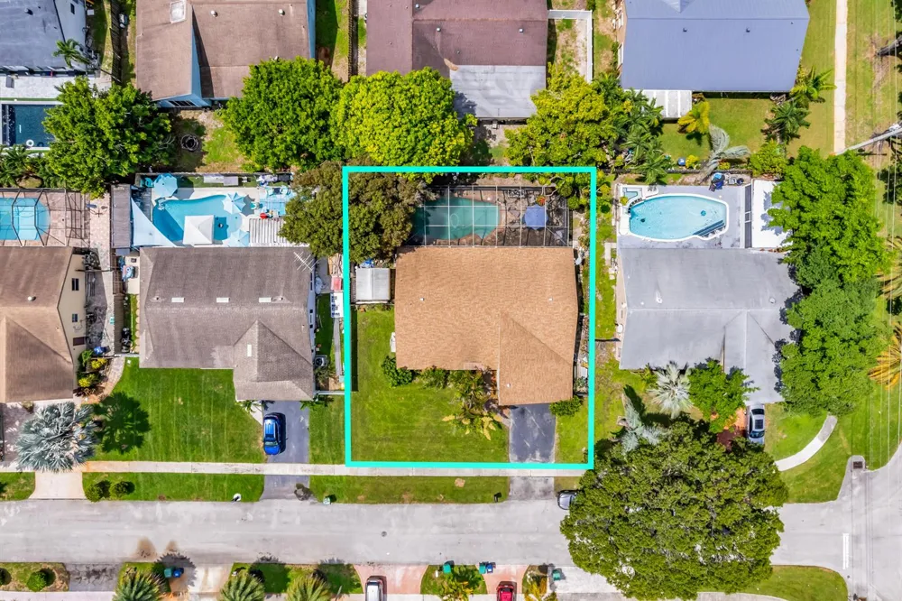 4941 NW 83rd Avenue Lauderhill, FL 33351
