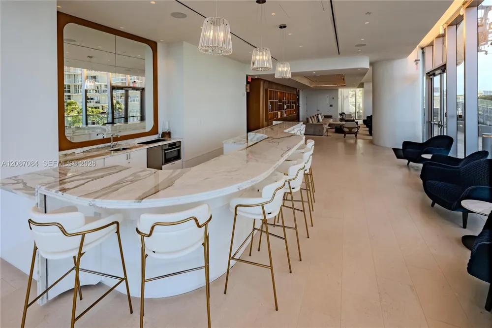 175 SE 25th Rd #1002 Miami, FL 33129