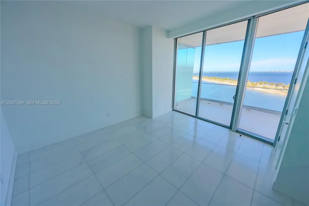 175 SE 25th Rd #1002 Miami, FL 33129
