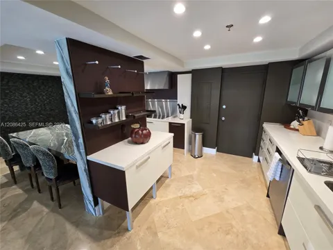 11113 Biscayne Blvd #854