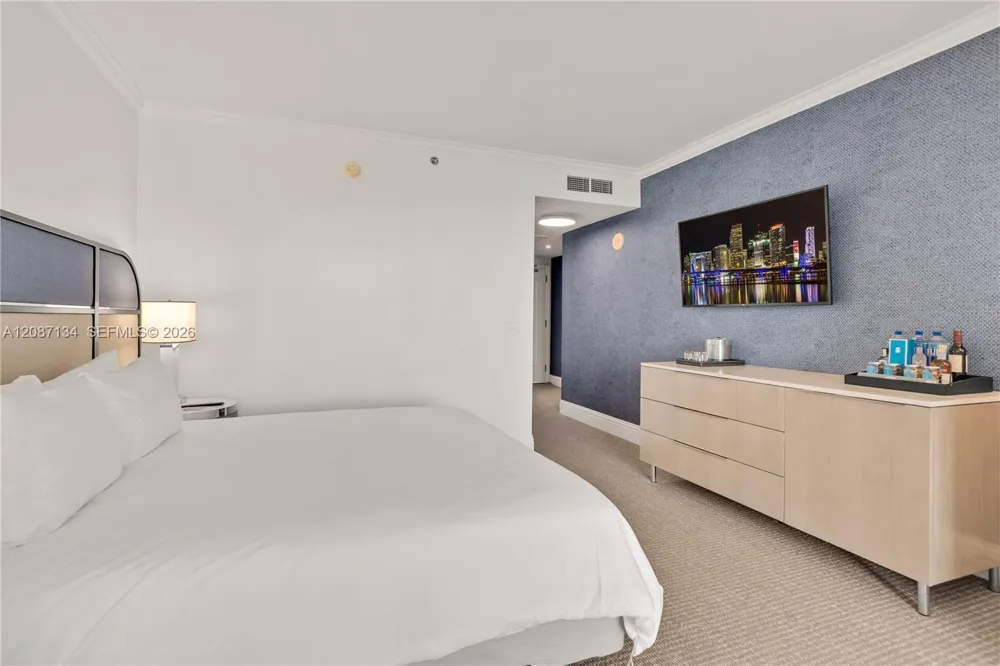 4401 Collins Ave #1508 Miami Beach, FL 33140