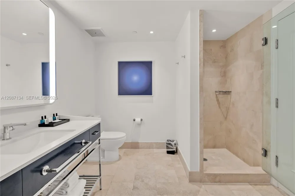 4401 Collins Ave #1508 Miami Beach, FL 33140