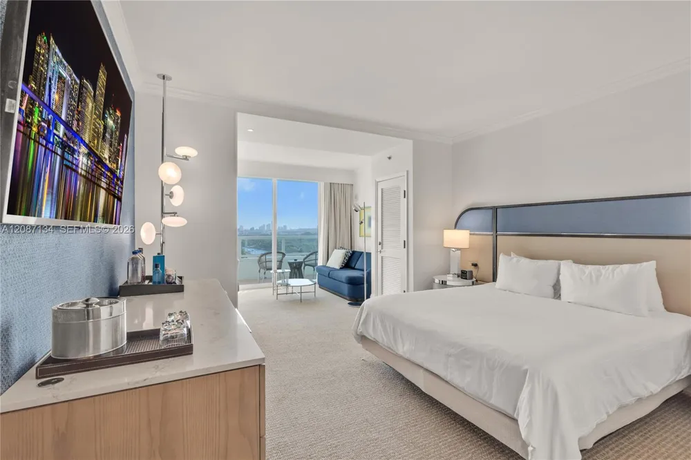 4401 Collins Ave #1508 Miami Beach, FL 33140