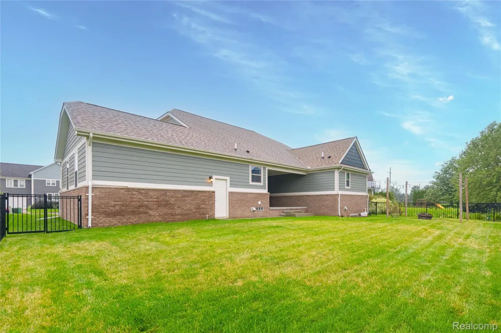 18755 Newton Street Macomb Township, MI 48042