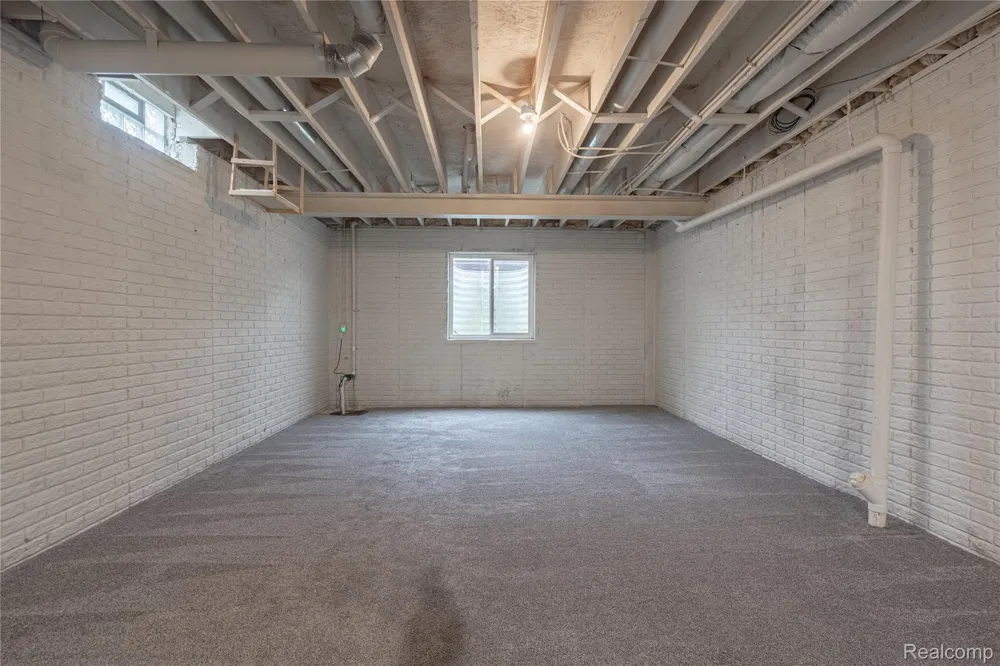 18755 Newton Street Macomb Township, MI 48042