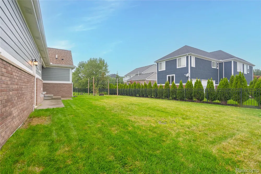 18755 Newton Street Macomb Township, MI 48042