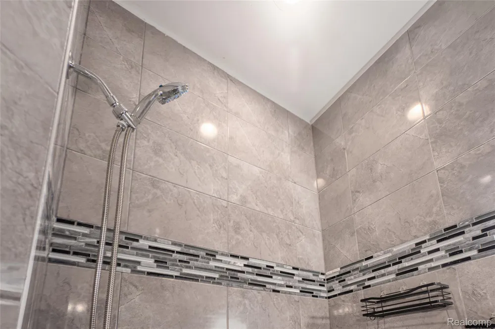 18755 Newton Street Macomb Township, MI 48042