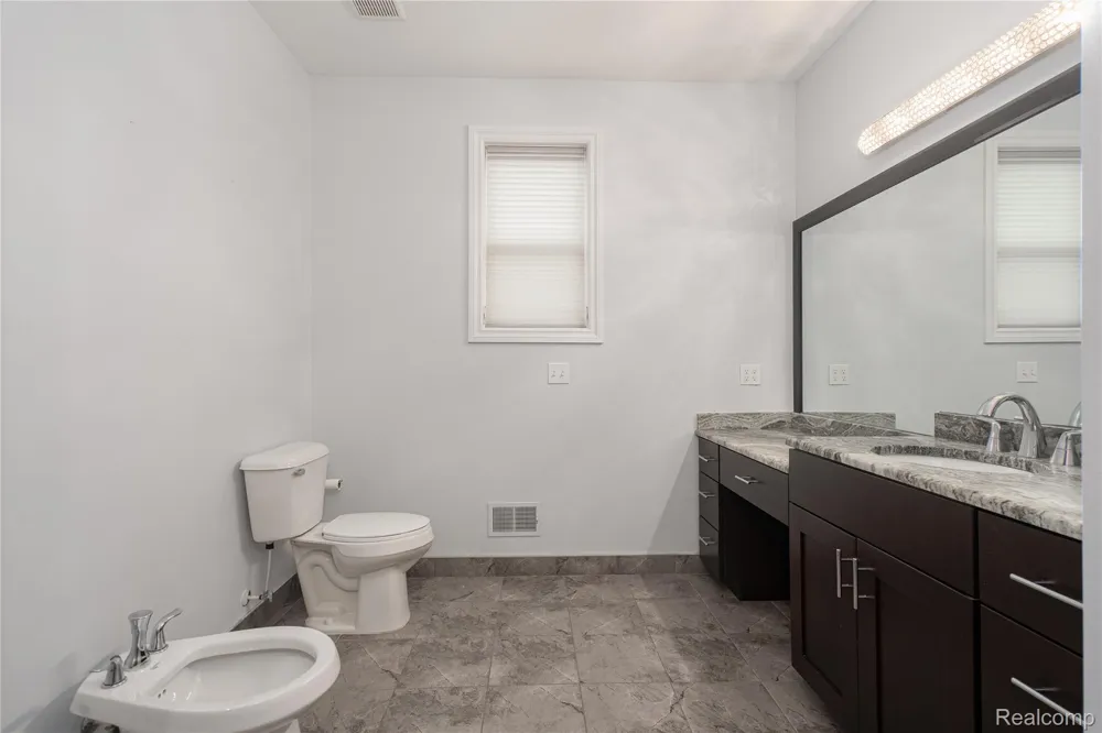 18755 Newton Street Macomb Township, MI 48042
