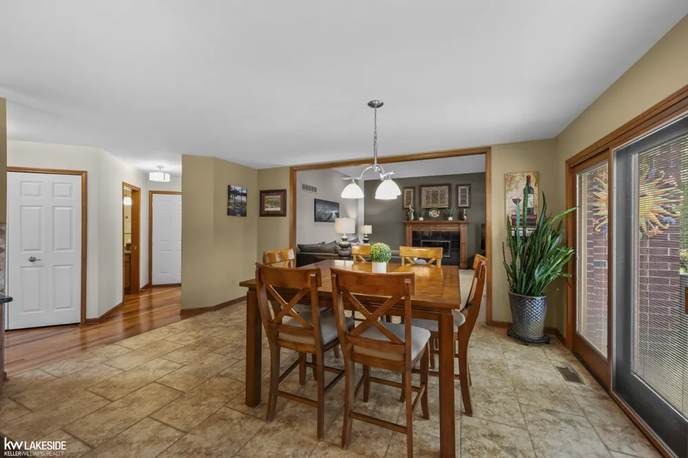 43748 Fallen Tree Drive Sterling Heights City, MI 48314