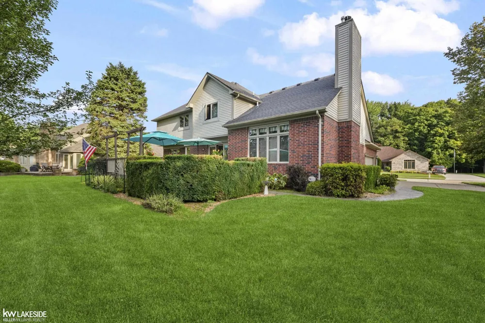 43748 Fallen Tree Drive Sterling Heights City, MI 48314