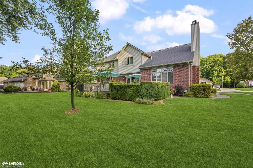 43748 Fallen Tree Drive Sterling Heights City, MI 48314