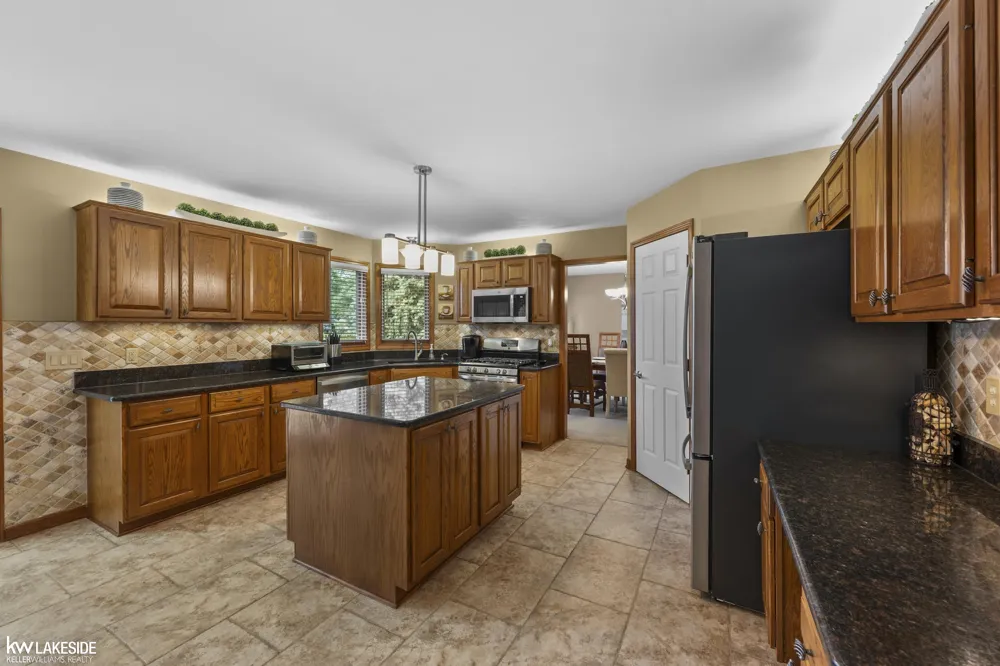 43748 Fallen Tree Drive Sterling Heights City, MI 48314