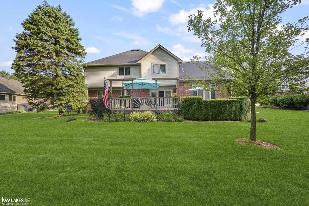 43748 Fallen Tree Drive Sterling Heights City, MI 48314