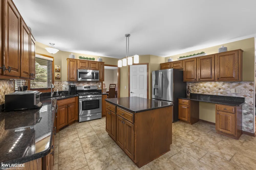 43748 Fallen Tree Drive Sterling Heights City, MI 48314