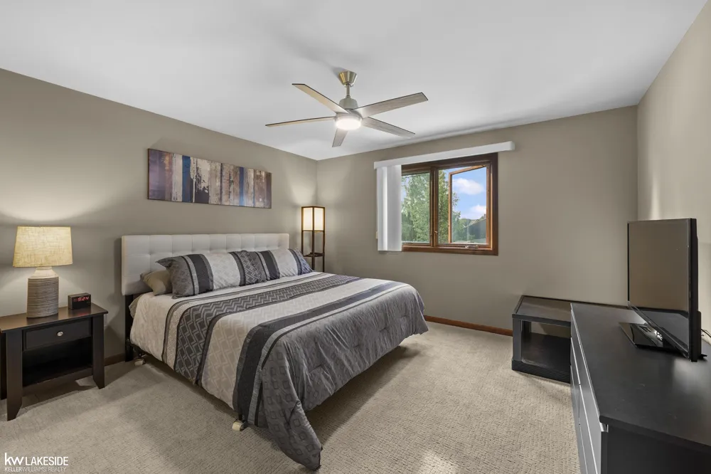 43748 Fallen Tree Drive Sterling Heights City, MI 48314