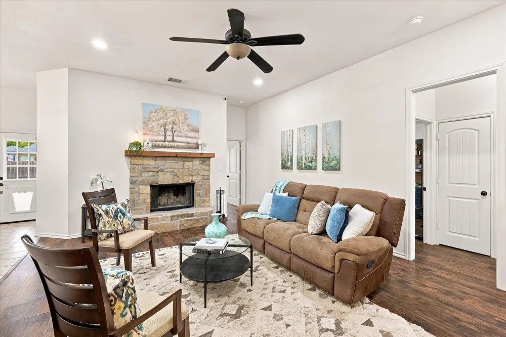 236 Firefly Drive Springtown, TX 76082