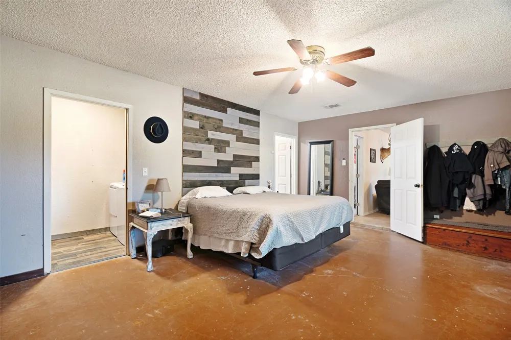 1965 County Road 44250 Powderly, TX 75473