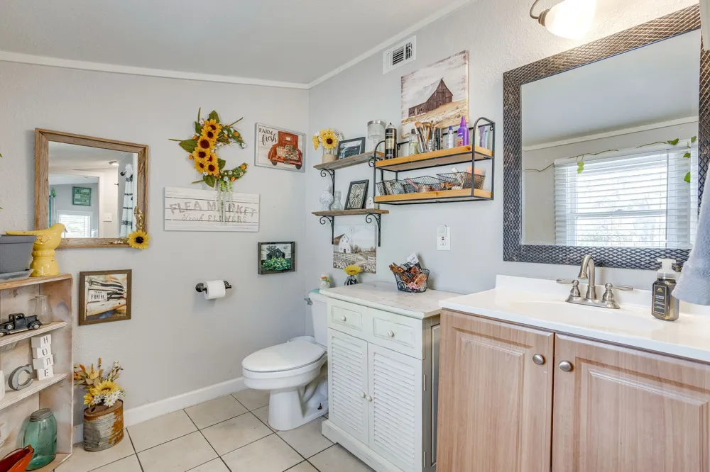 404 Calgary Road Azle, TX 76020