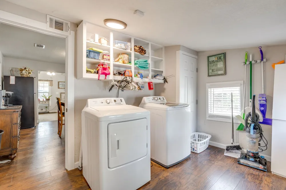 404 Calgary Road Azle, TX 76020
