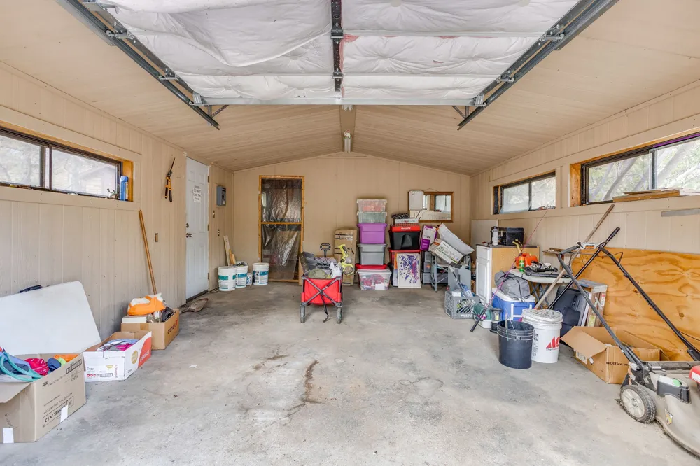 404 Calgary Road Azle, TX 76020