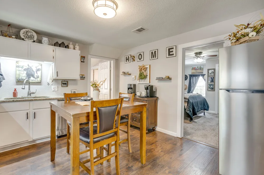 404 Calgary Road Azle, TX 76020
